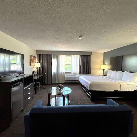 Baymont By Wyndham Chester Il Екстериор снимка